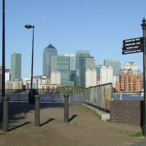 Surrey Quays Studio Apartment