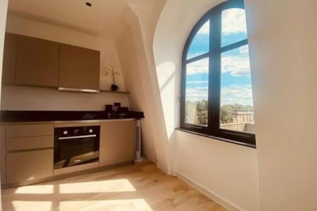 New 1 Bed City Flat With Terrace London